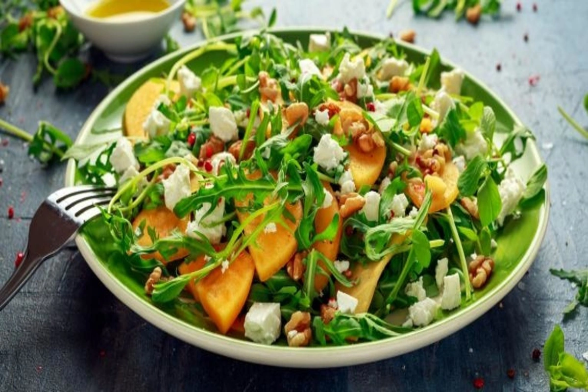 Receita de Salada de folhas verdes com nozes e queijo de cabra