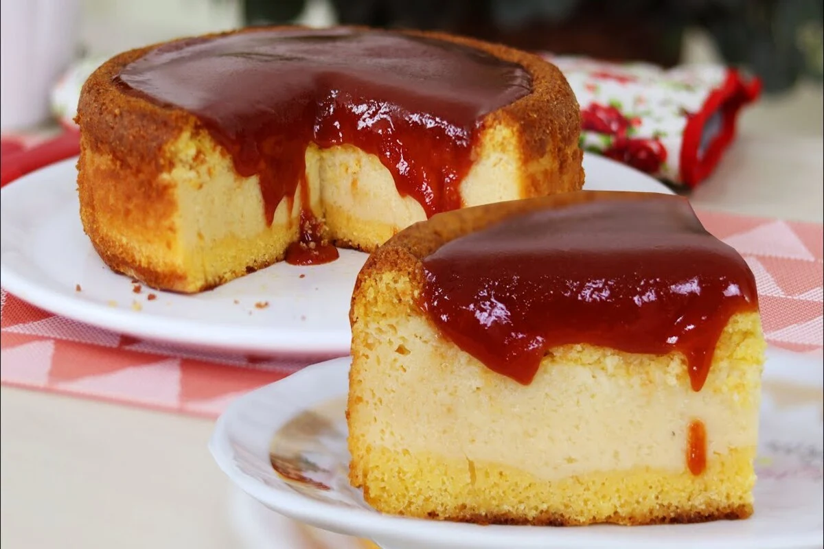 Receita de Bolo de fubá cremoso com goiabada