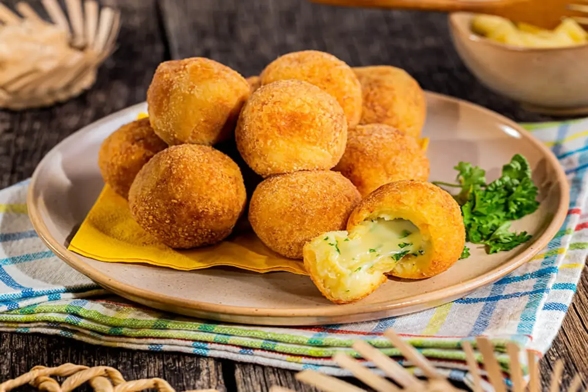 Receita de Bolinhos de queijo na air fryer